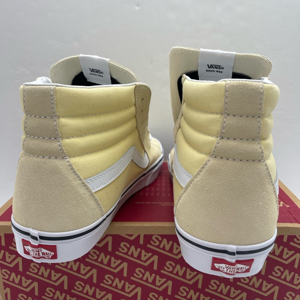 Vans Men’s Sk8-Hi
Vanilla Custard/True White
VN0A38GEVKV Sneakers - Picture 13 of 16